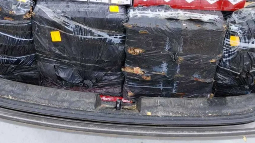 Aproape 50.000 țigări de contrabandă găsite în locuința unui sucevean