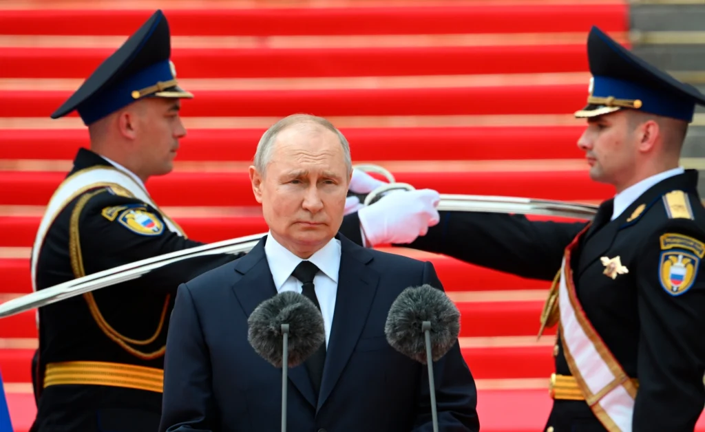 Putin a fost învestit pentru al cincilea mandat și asigură că va câștiga războiul