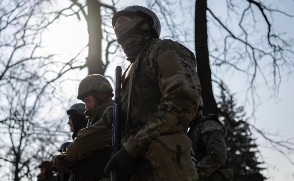 Ucraina se pregătește să recruteze până la 20.000 de deținuți pentru consolidarea forțelor armate