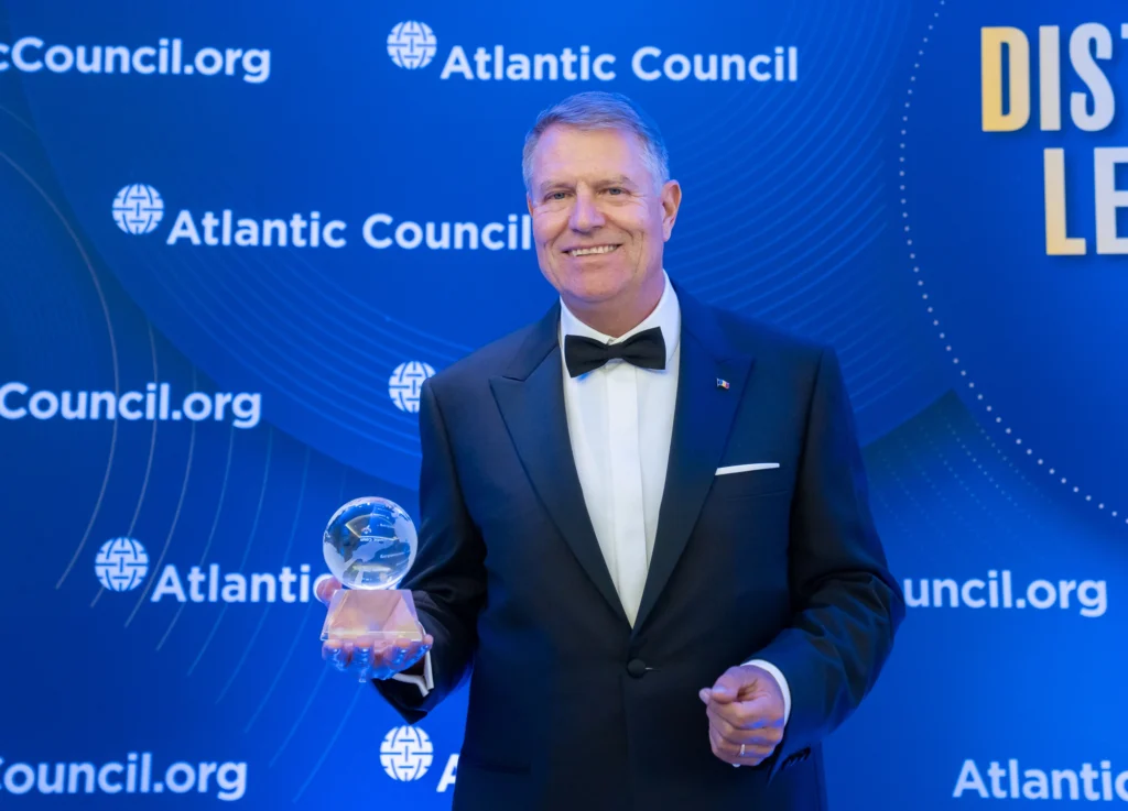 Președintele Klaus Iohannis a primit premiul Distinguished International Leadership