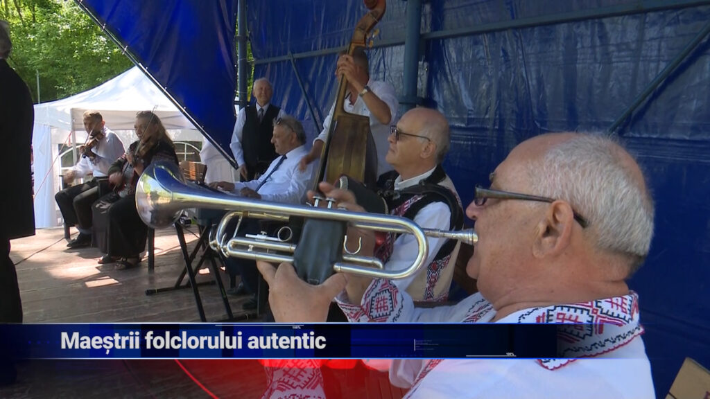 Maeștrii folclorului autentic