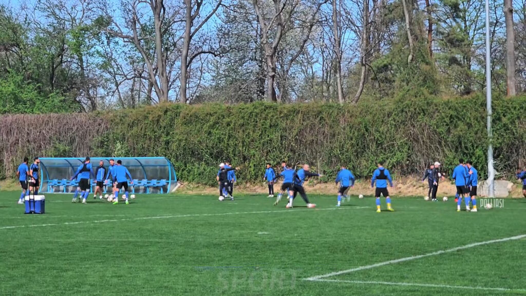 POLI AR PUTEA SĂ MAI PIARDĂ UN FOTBALIST