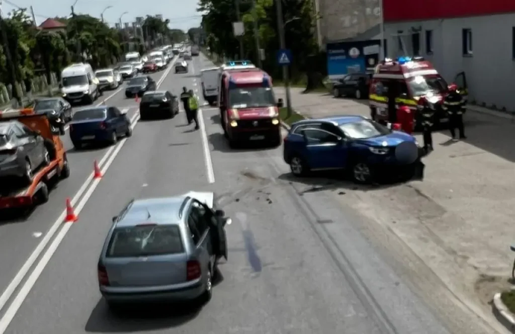 Un accident grav a avut loc pe DN2-E85, la ieșire din Roman către Iași. Un bărbat a decedat!