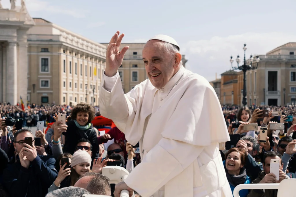 Vaticanul își cere scuze după ce Papa Francisc a folosit un termen jignitor pentru homosexuali într-o discuție cu episcopii