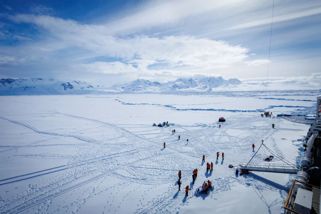 Rusia descoperă rezerve uriașe de petrol în Antarctica