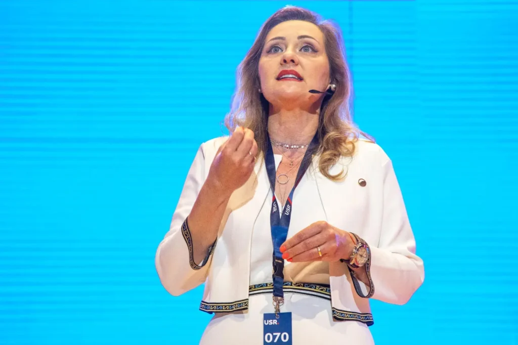 Elena Lasconi câștigă alegerile interne din USR cu 68% dintre voturi și promite reconstrucția partidului