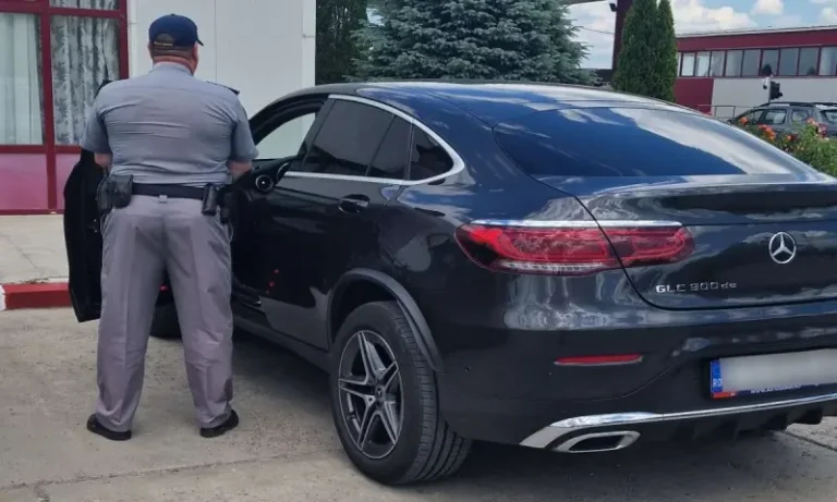 Un autoturism care a fost furat din Spania a fost descoperit la Punctul de Trecere a Frontierei Stânca