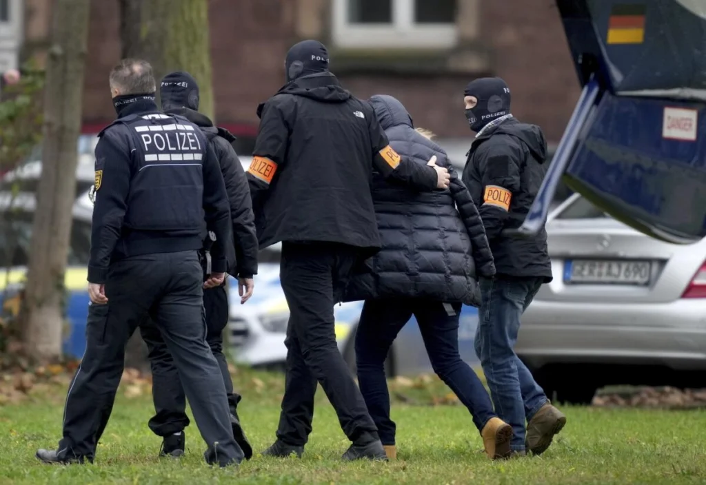 Poliția germană a arestat un presupus terorist al Statului Islamic pregătit să atace