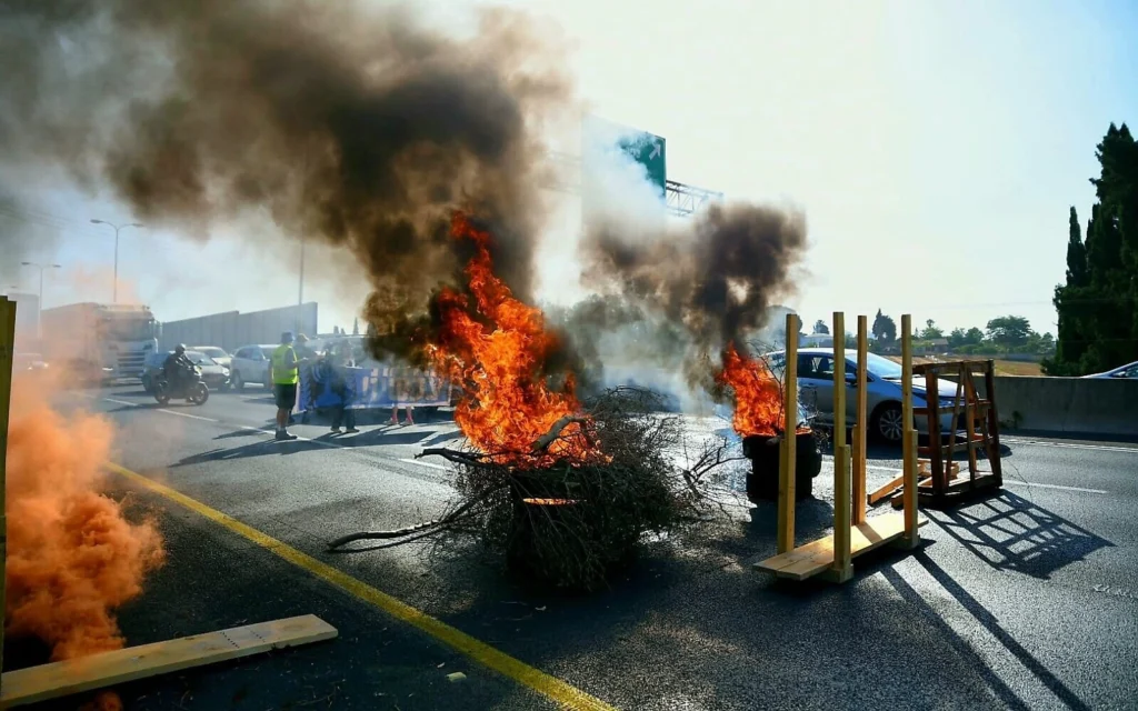 Proteste împotriva guvernului israelian și pentru eliberarea ostaticilor blochează autostrăzile Ierusalim
