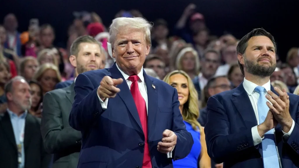 Partidul Republican îl susține pe Trump, care reapare cu urechea bandajată, și-l nominalizează alături de J.D. Vance