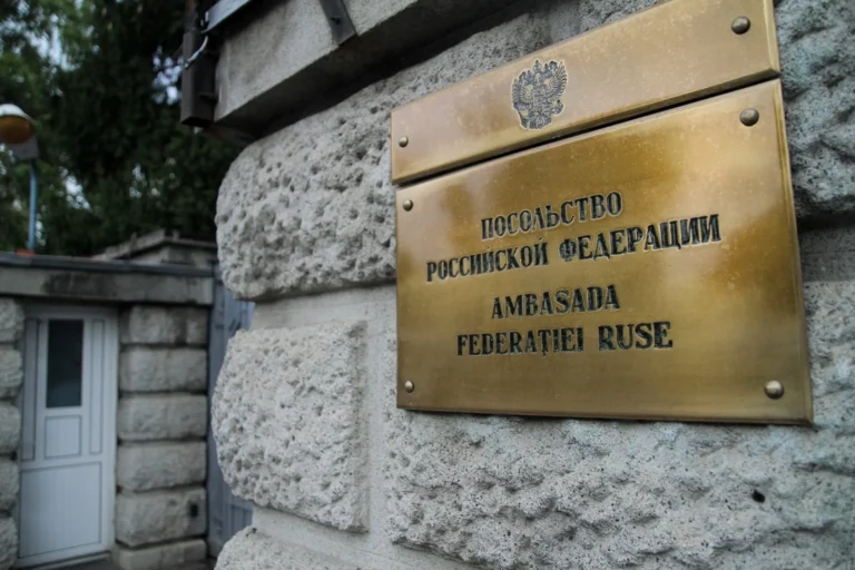MAE: Decizia rusiei de a declara persona non grata un diplomat român este neîntemeiată