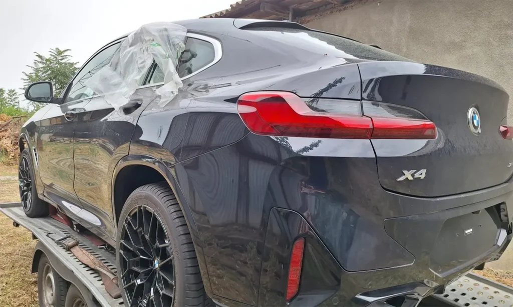 Autoturism furat din Italia, oprit din drumul către R. Moldova