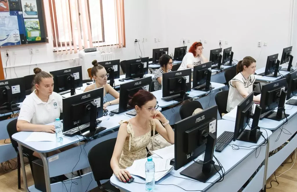 Call Center-ul dedicat admiterii la UAIC și-a început activitatea