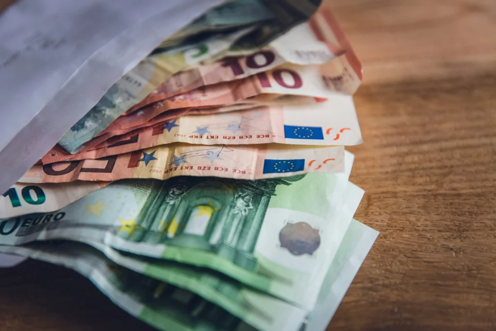 Închisoare pentru mituirea funcționarilor publici străini