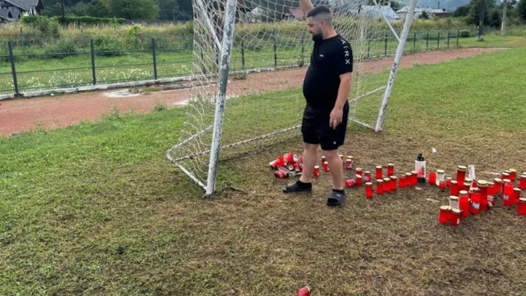 Un băiețel în vârstă de 8 ani din Suceava a decedat în urma prăbușirii unei porți de fotbal peste el