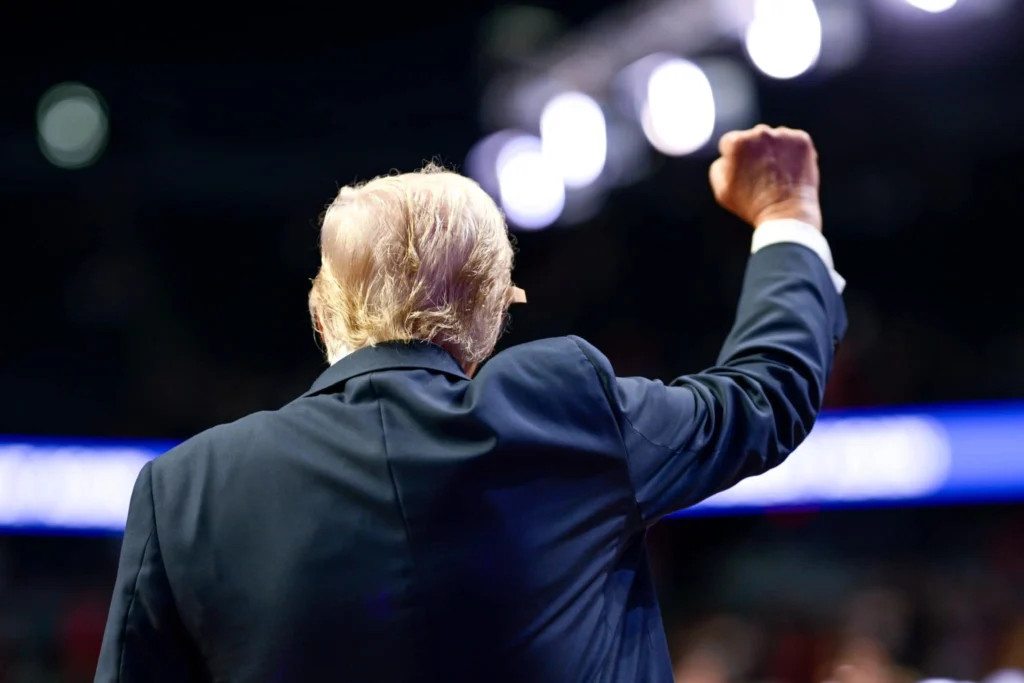 Trump denunță noile acuzații privind asaltul asupra Capitoliului drept „ridicole” și cere anularea lor