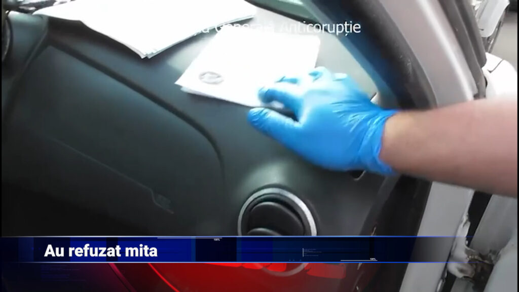 Au refuzat mită