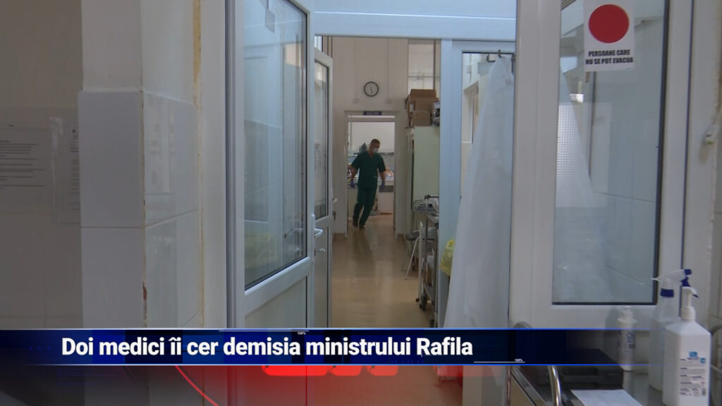 Doi medici ieșeni îi cer demisia ministrului Rafila