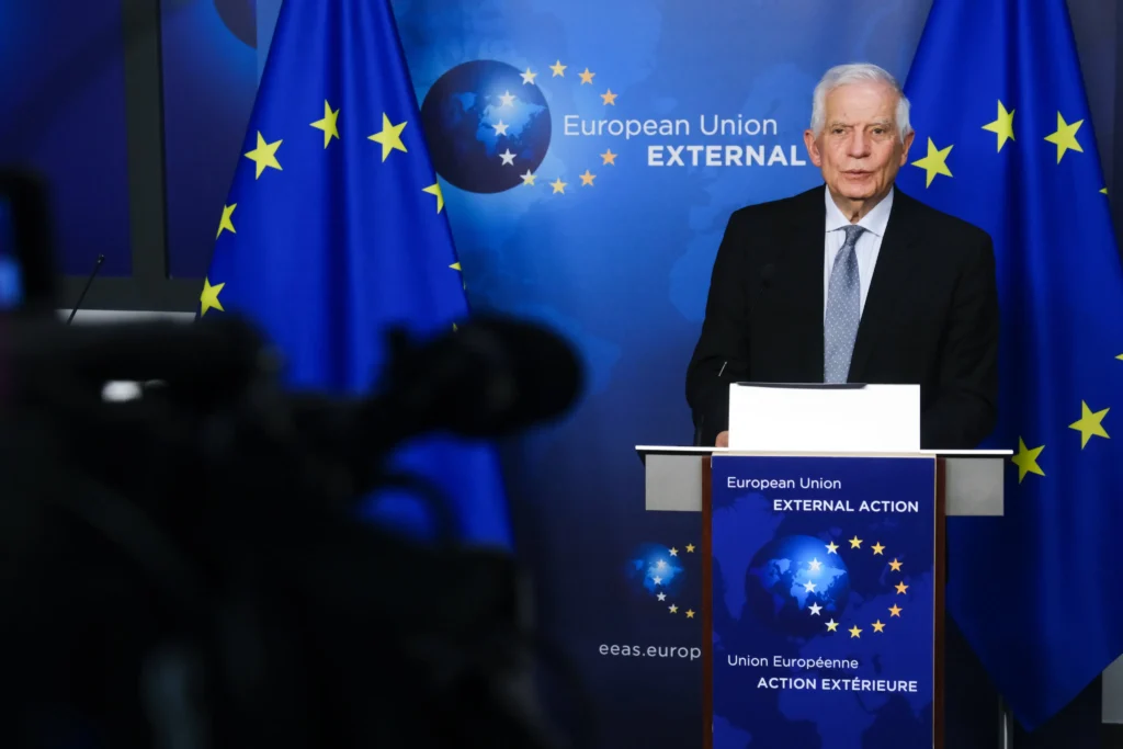 Josep Borrell cere ridicarea restricțiilor pentru folosirea armamentului donat Ucrainei