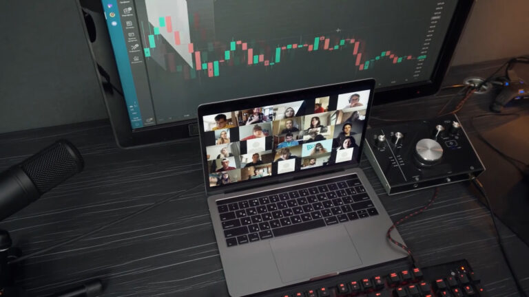 Reținut pentru pornografie infantilă