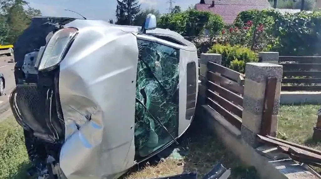 O cameră de bord a surprins un accident spectaculos petrecut pe drumul E85