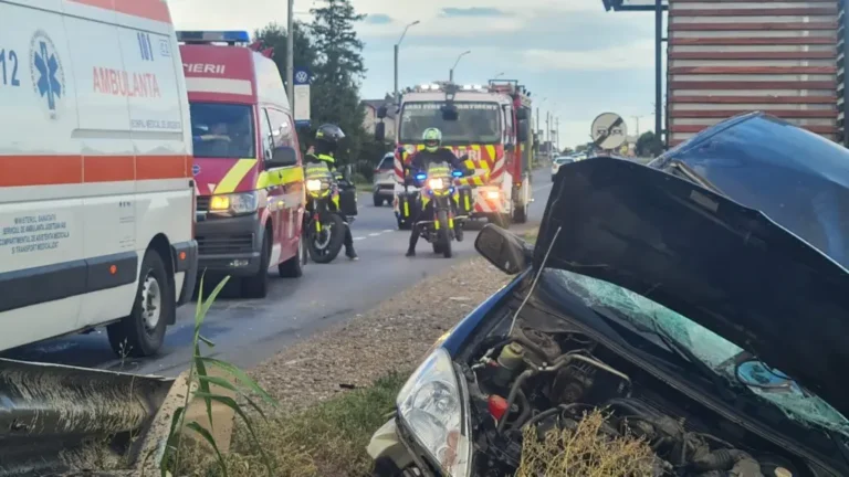 Accident la Lețcani. O persoană a ajuns la spital după ce s-a răsturnat cu mașina