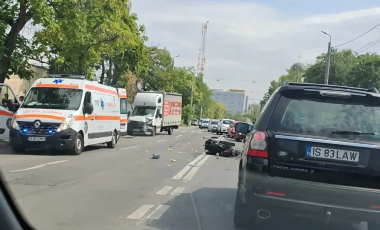 Accident rutier grav pe Bulevardul Poitiers. Un bărbat aflat în scaun cu rotile și-a pierdut viața