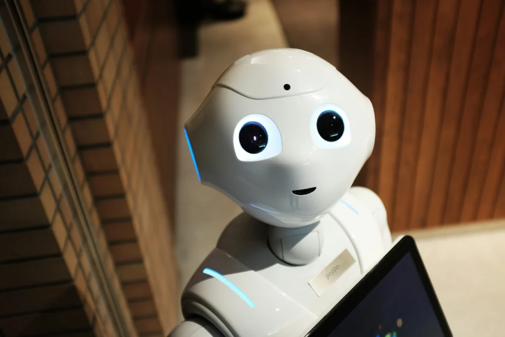 O școală din Londra înlocuiește profesorii cu inteligență artificială