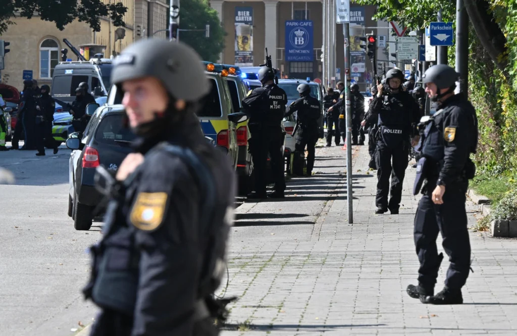 Trăgătorul de la consulatul israelian din München era un islamist austriac
