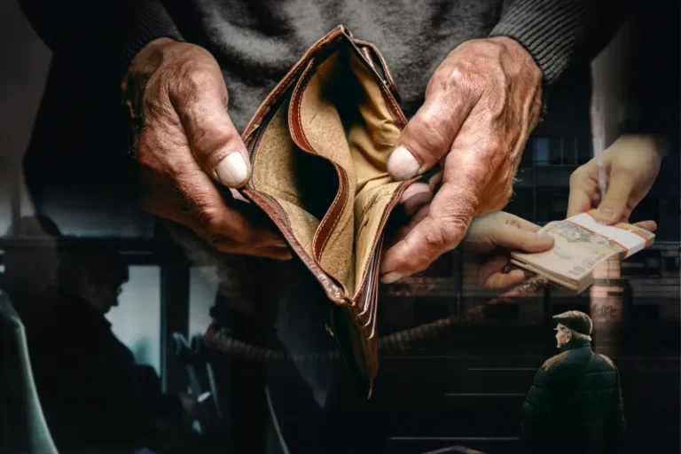 Un expert a sesizat Curtea Constituțională pentru că pensionarii angajați plătesc CAS