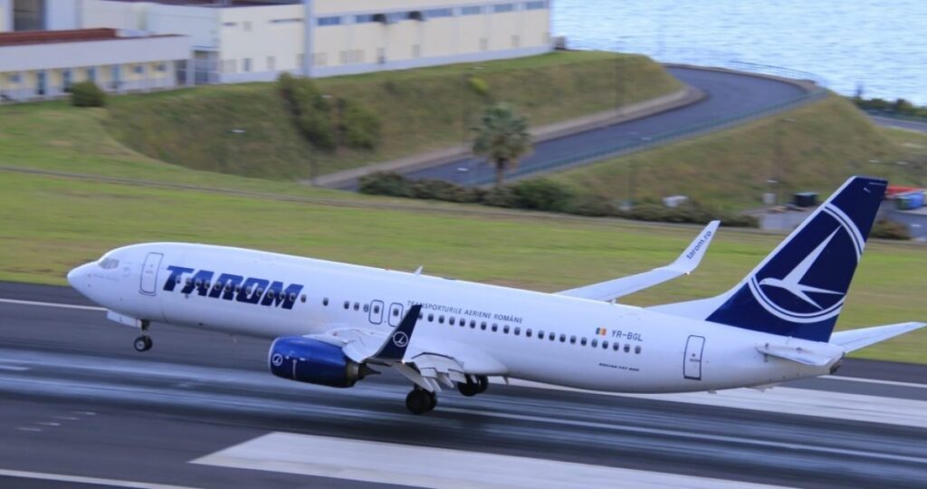 Aeronavă TAROM rămasă fără combustibil din cauza recuperatorilor de creanțe