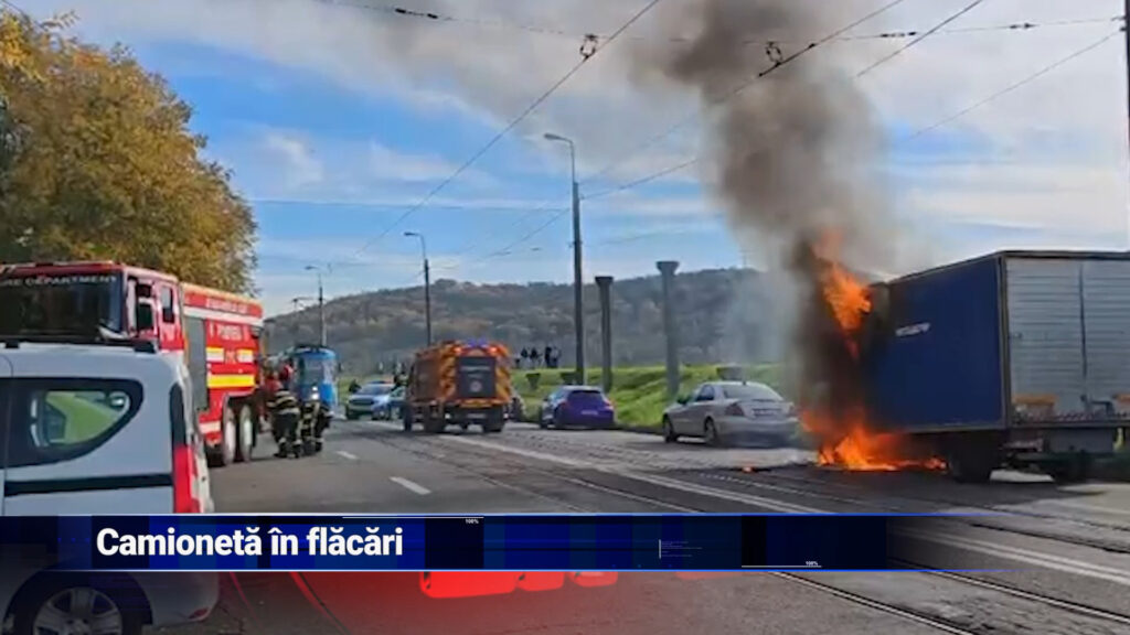 Camionetă în flăcări