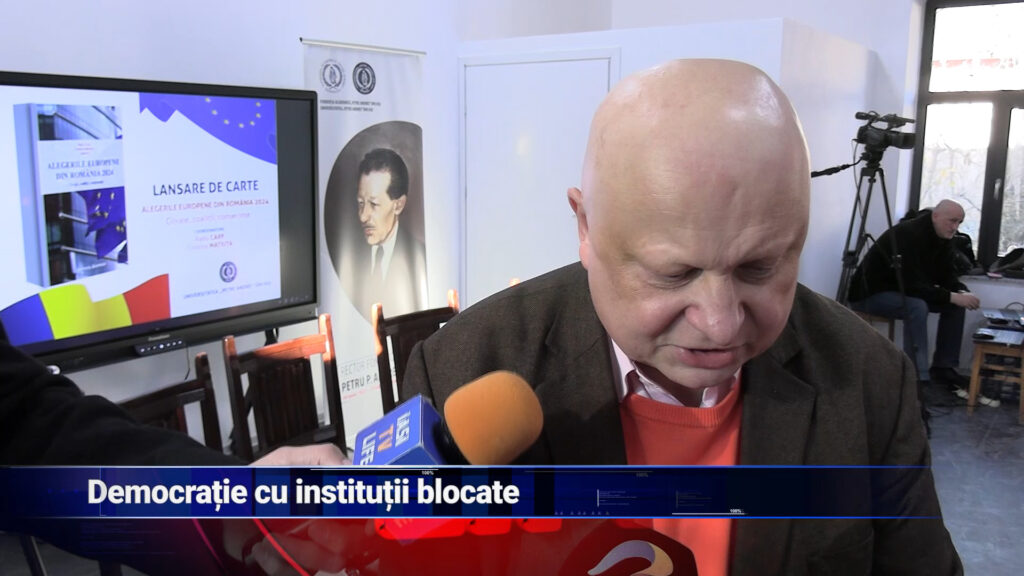 Democrație cu instituții blocate