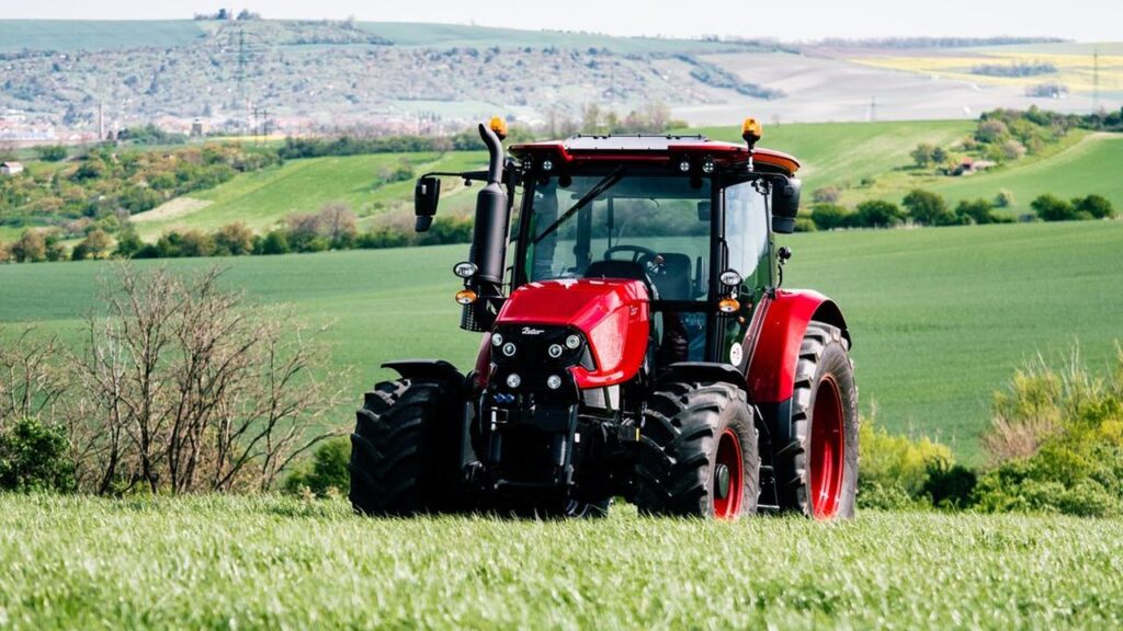 Încep înscrierile în programul ”Tractorul”