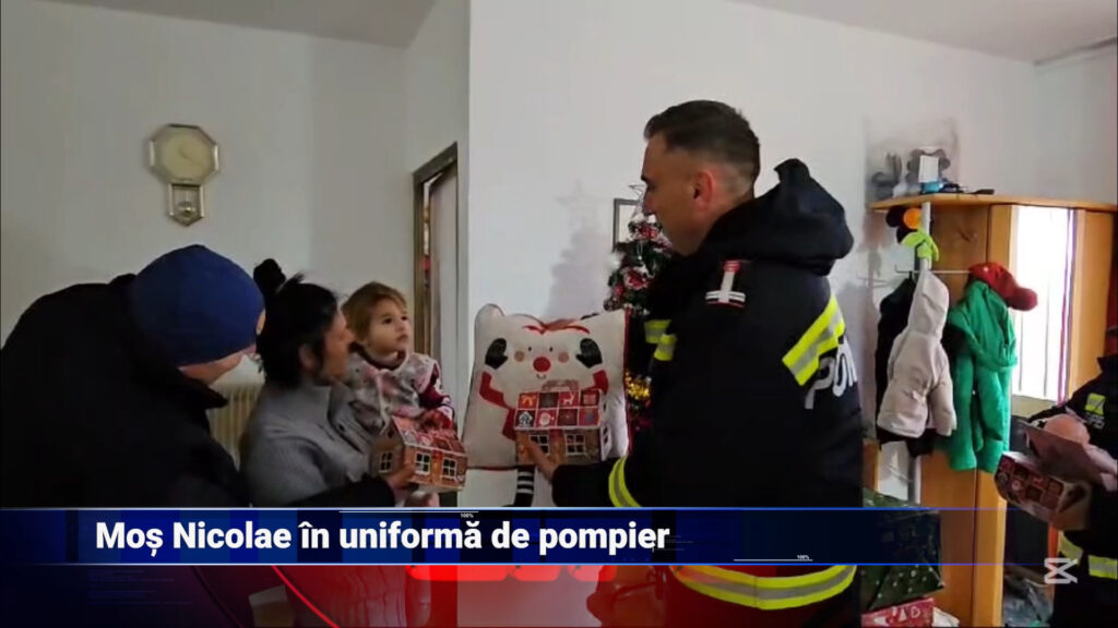 Moș Nicolae în uniformă de pompier