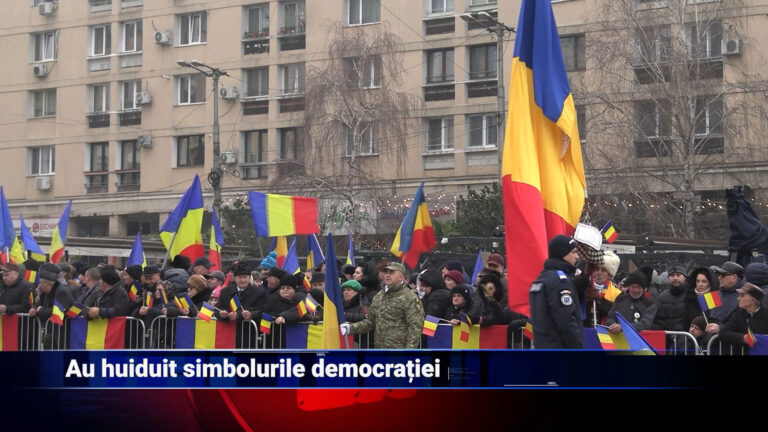 Au huiduit simbolurile democrației