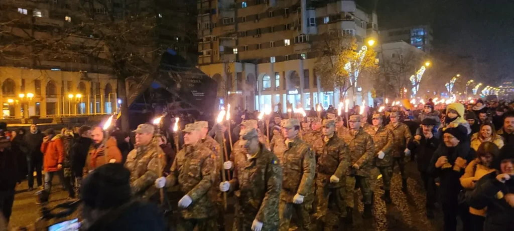 VIDEO. Retragerea cu torțe a forțelor de ordine a închis seria de evenimente dedicate Unirii de la Iași