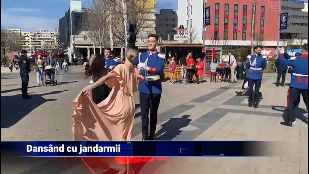 Dansând cu jandarmii
