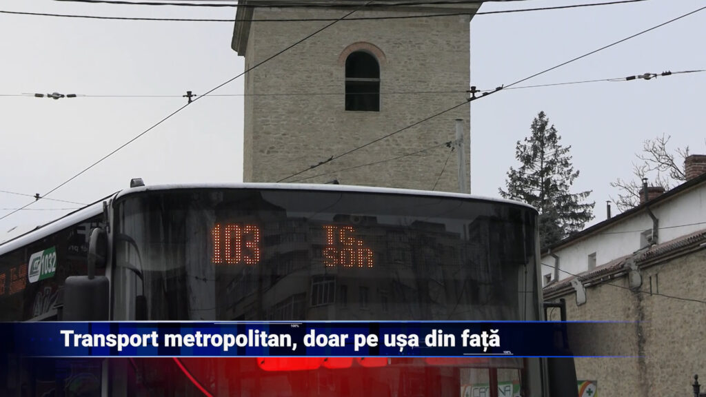 Transport metropolitan, doar pe ușa din față