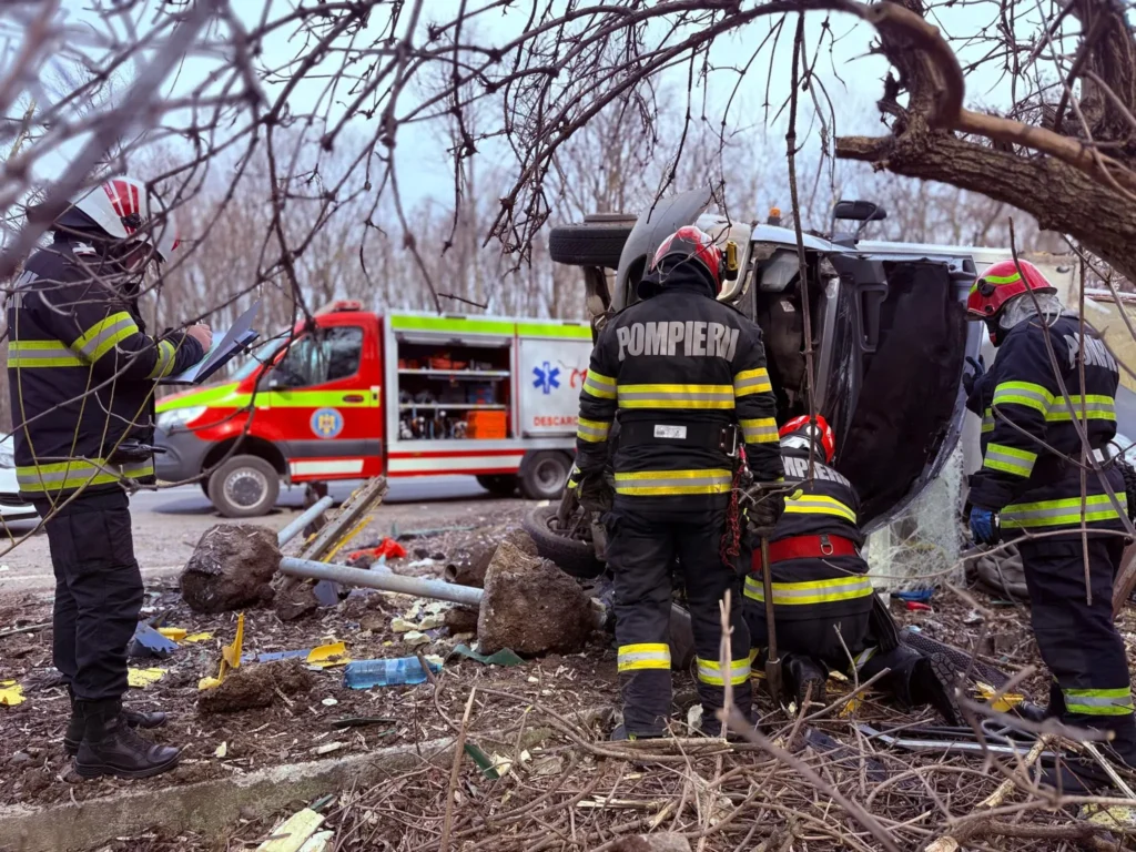 Accident rutier grav: coliziune între două mașini și o autoutilitară la Botoșani