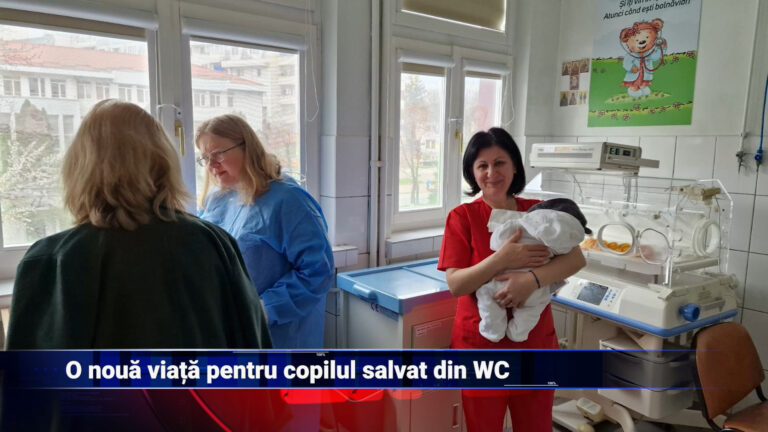 O nouă viață pentru copilul salvat din WC