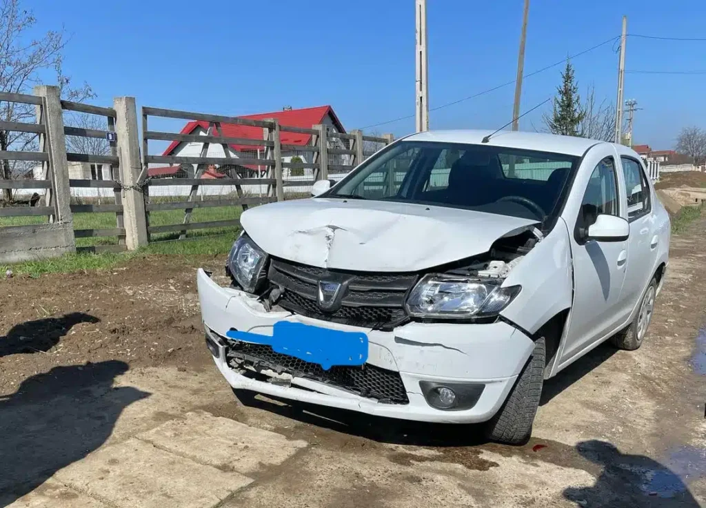 Accident la Conțești: coliziune între trei mașini