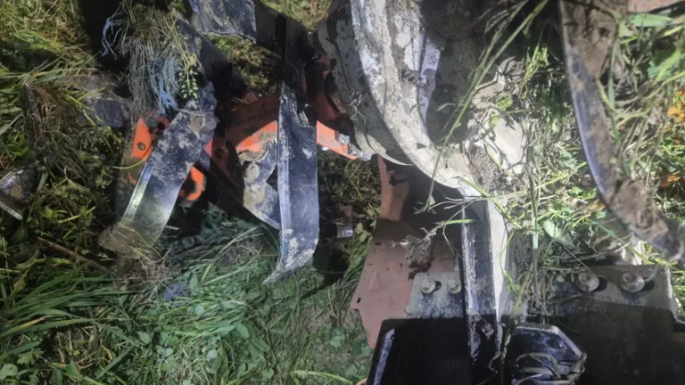 Intervenție în județul Iași pentru un bărbat cu piciorul blocat într-un utilaj agricol