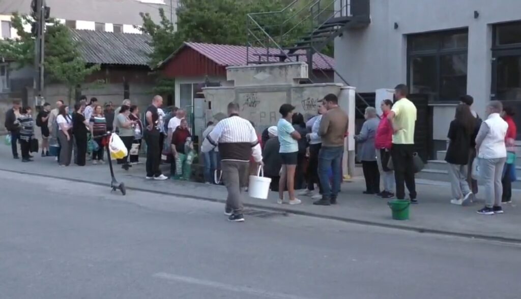 Locuitorii din Pașcani, fără apă potabilă din cauza autostrăzii