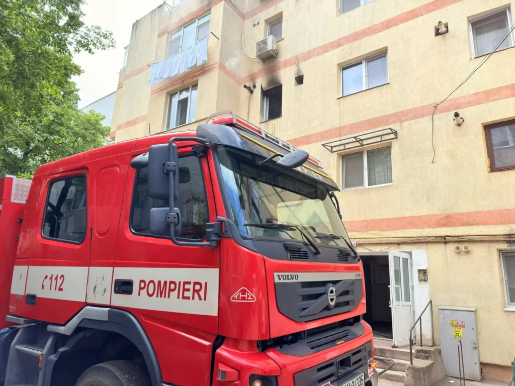 Incendiu într-un apartament din Botoșani, cauza fiind centrala termică