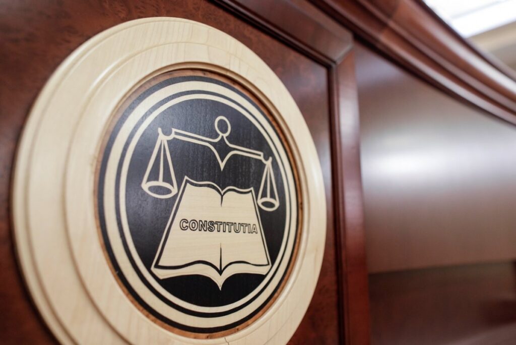 CCR judecă cererea lui Simion de anulare a alegerilor