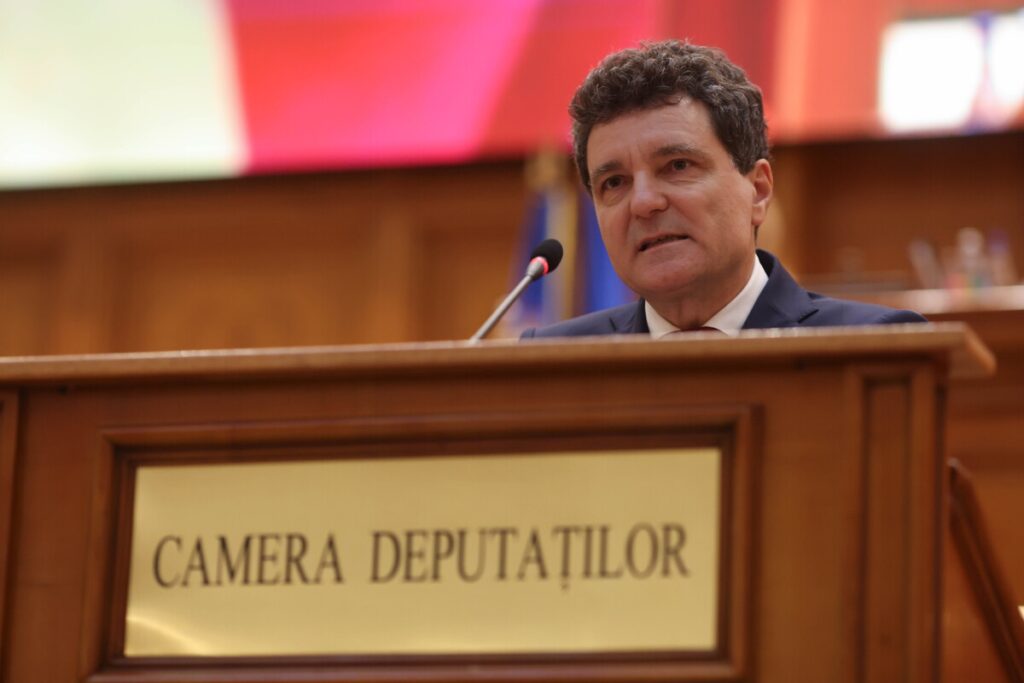 Nicușor Dan începe consultările cu partidele parlamentare