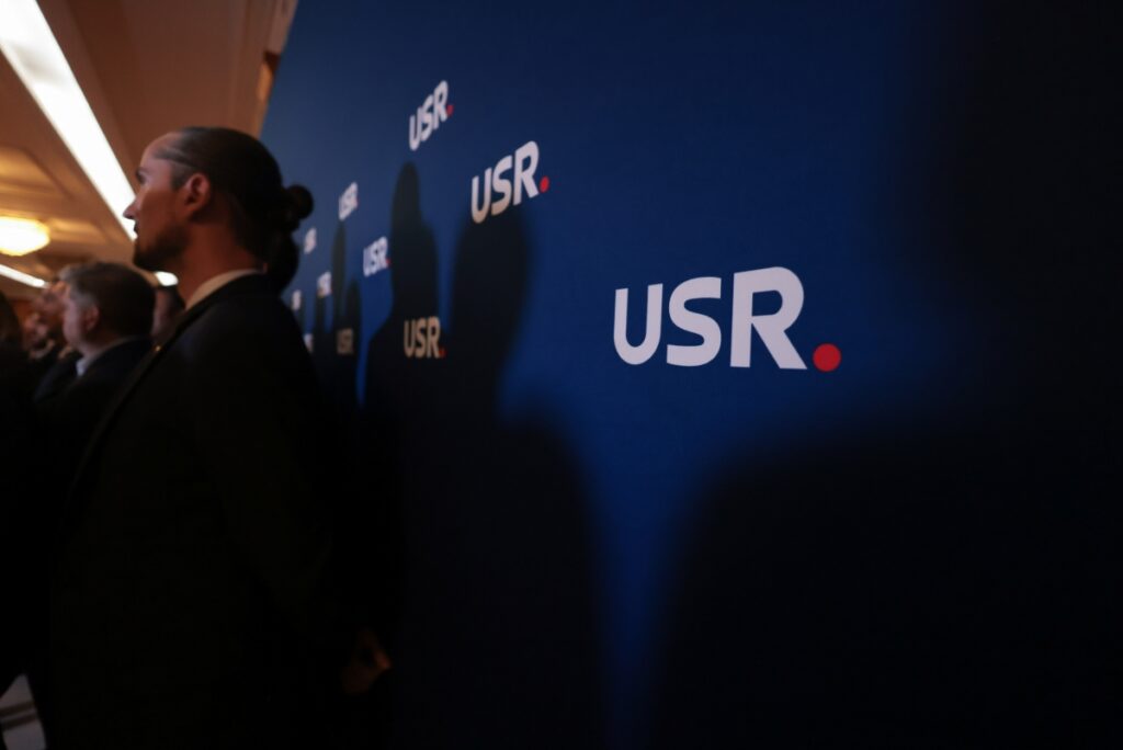 USR ar fi pus ochii pe câteva ministere importante