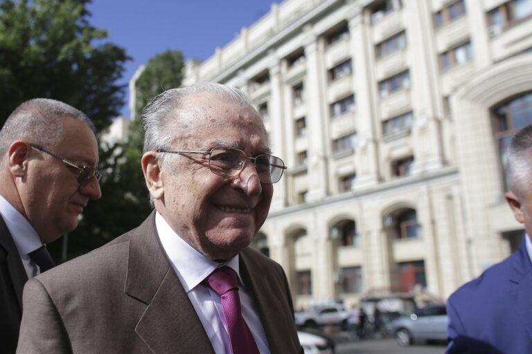 Ion Iliescu este tot în secția de Terapie Intensivă