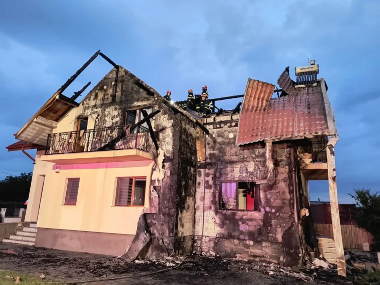 Incendiu violent în Ciurea: O locuință a ars aproape în totalitate